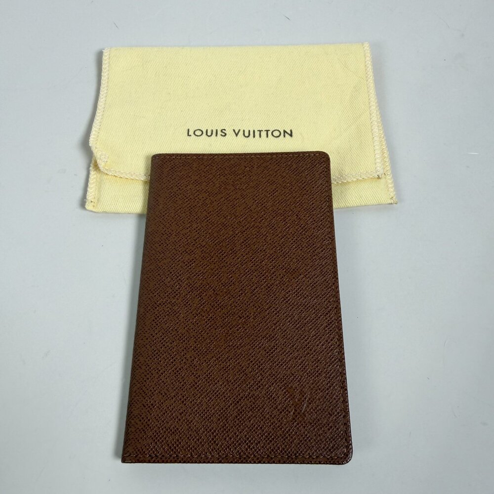 Louis Vuitton Vintage Brown Monogram Coated Canvas Porte 2 Cartes Vertical 2-Slo